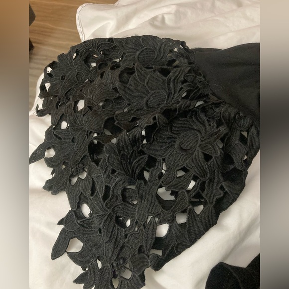 Design History dressy Black top lace bell sleeves❤️🌹 - Picture 12 of 13